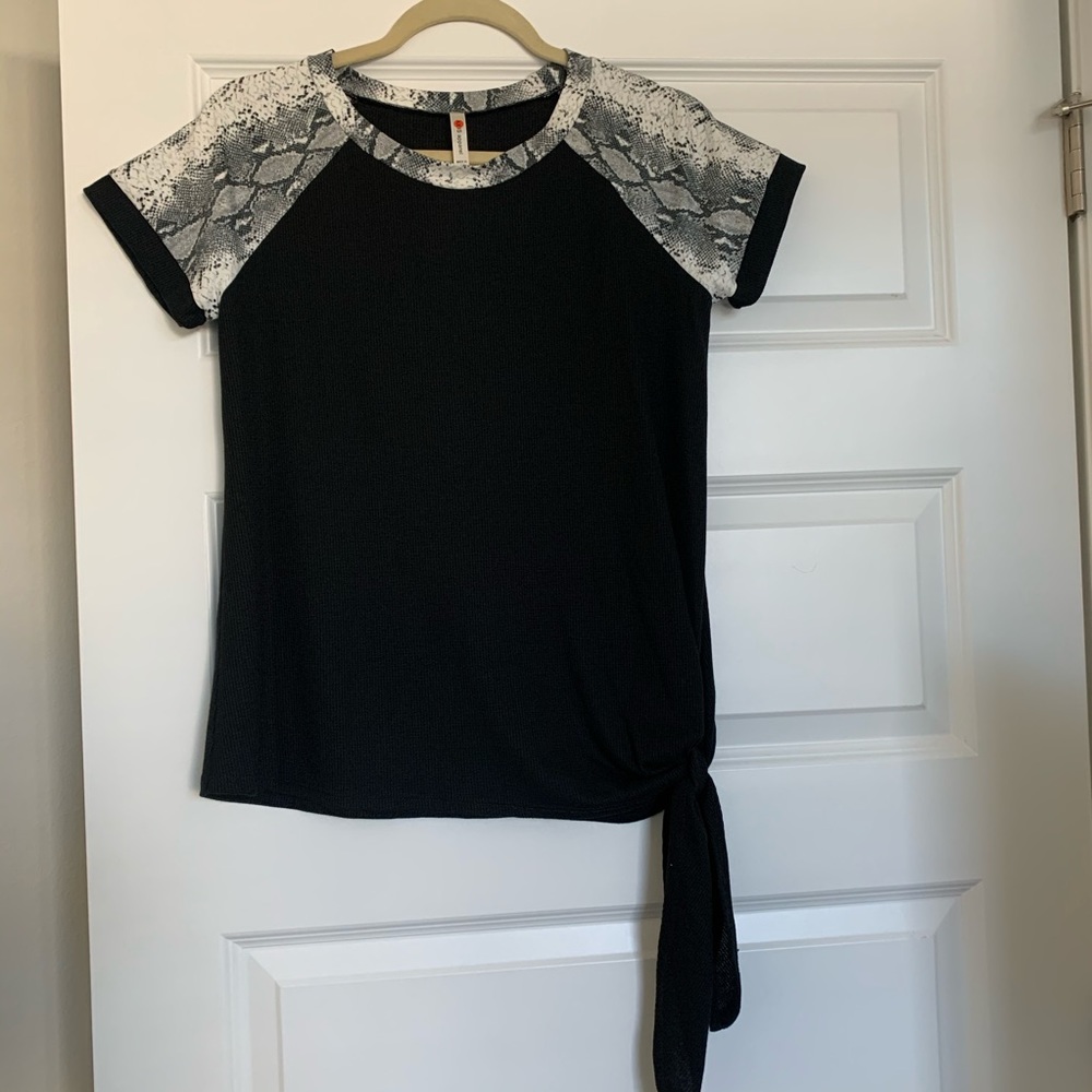 Black Snake Print T-shirt with Tie